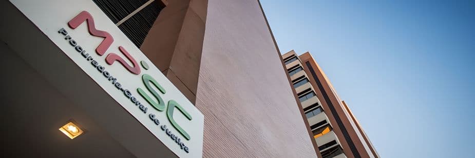 MP/SC: Publicado edital para Promotor de Justiça – Remuneração superior a R$ 30 mil!!!