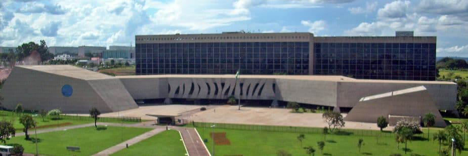 STF equipara direitos de filhos adotivos e biológicos e garante registro consular a crianças adotadas no exterior